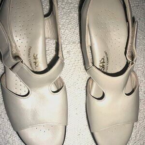 SAS Suntimer Sandals, size 7S
